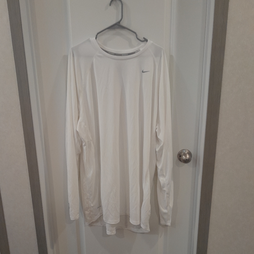 Nike White Dri-FIT Long Sleeve Size 3XLT